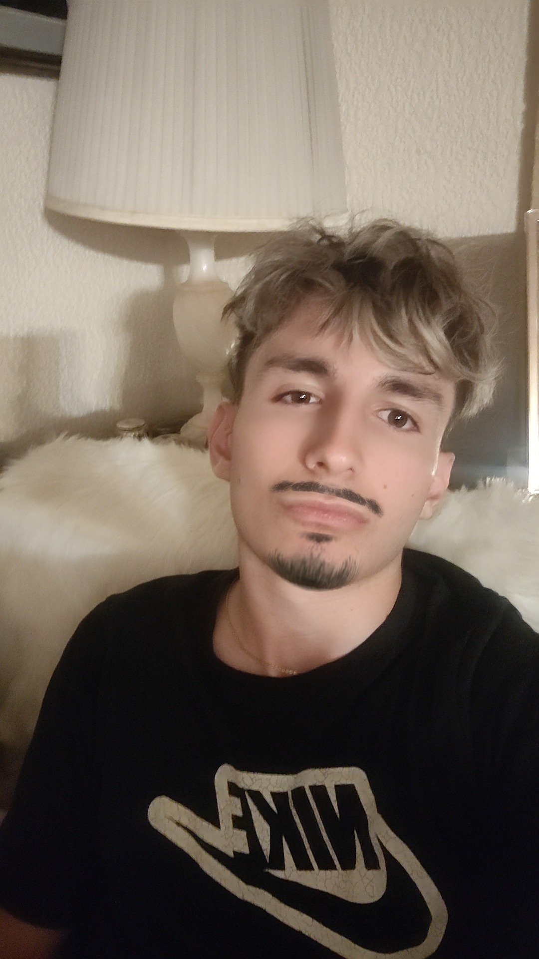 Profil de Janusz, 18 ans, Sexe France à Couvrot