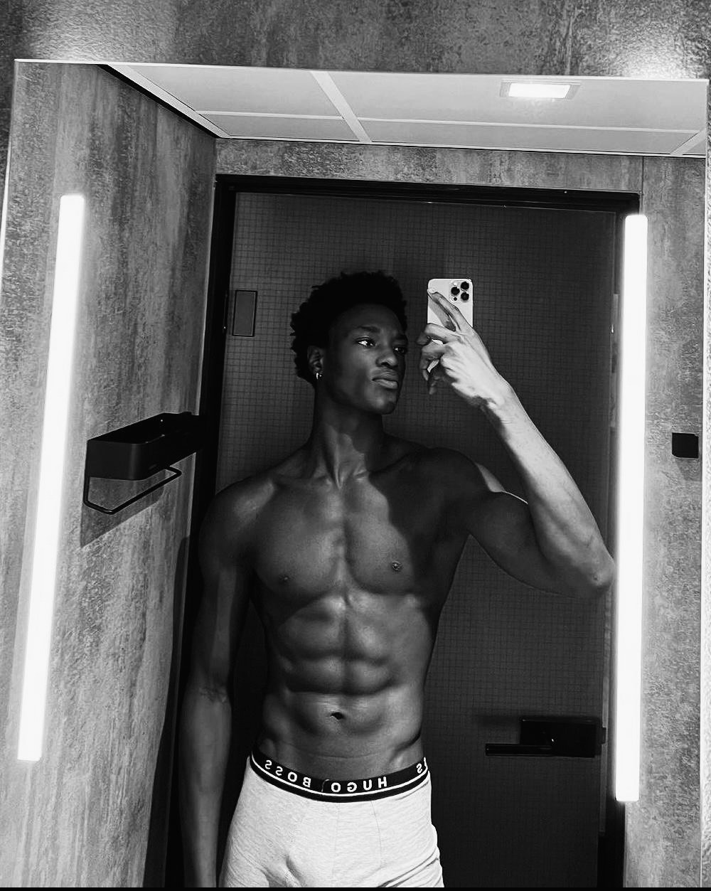 Profil de Wilfried, 27 ans, Sexe France à Feuilla