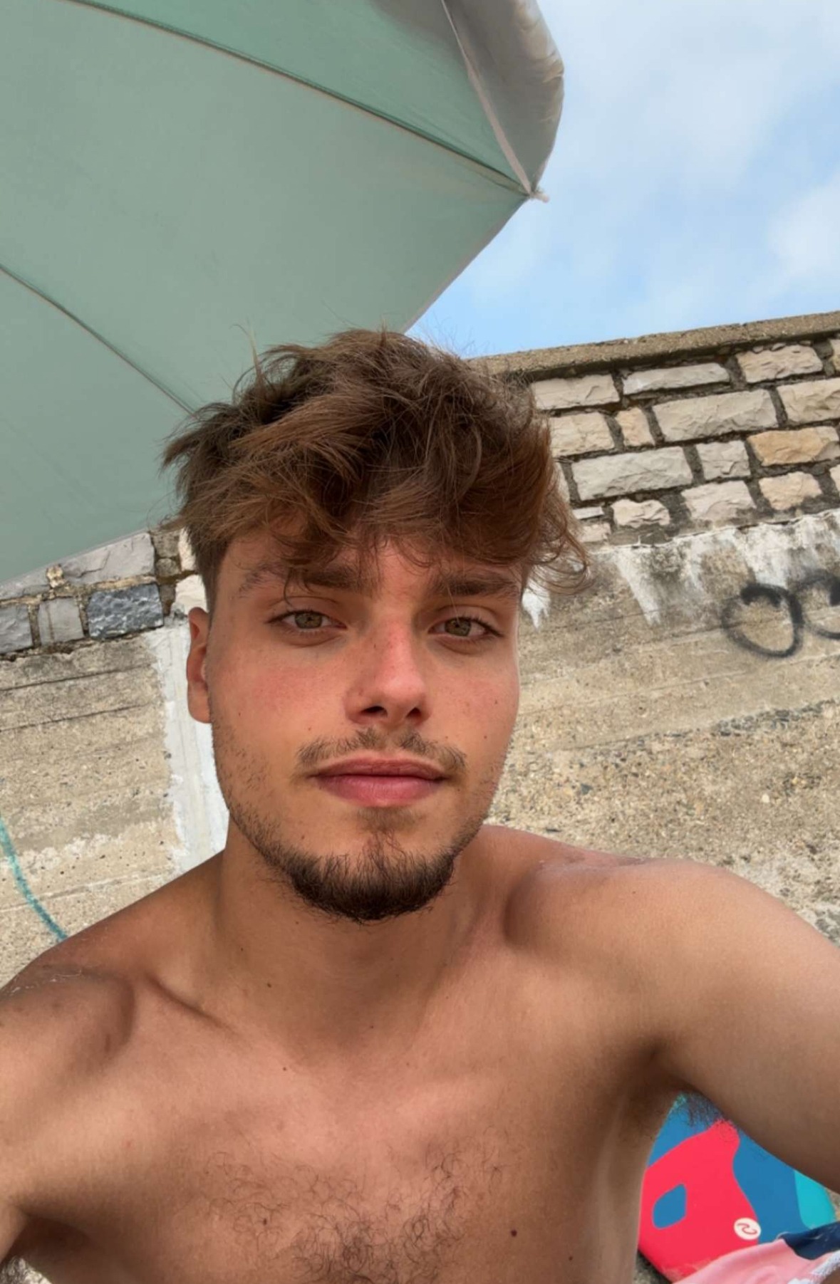 Profil de Arthuro, 20 ans, Sexe France à Saint-Adjutory
