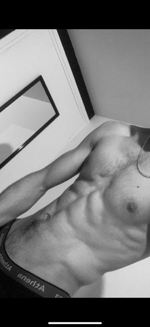Profil de Riwan, 24 ans, Sexe France à Dreuilhe