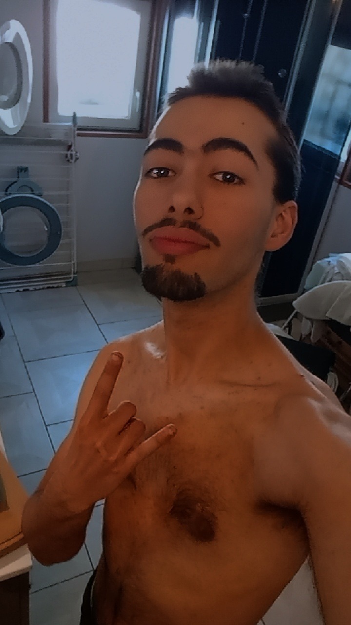 Profil de Glory, 21 ans, Sexe France à Chézy