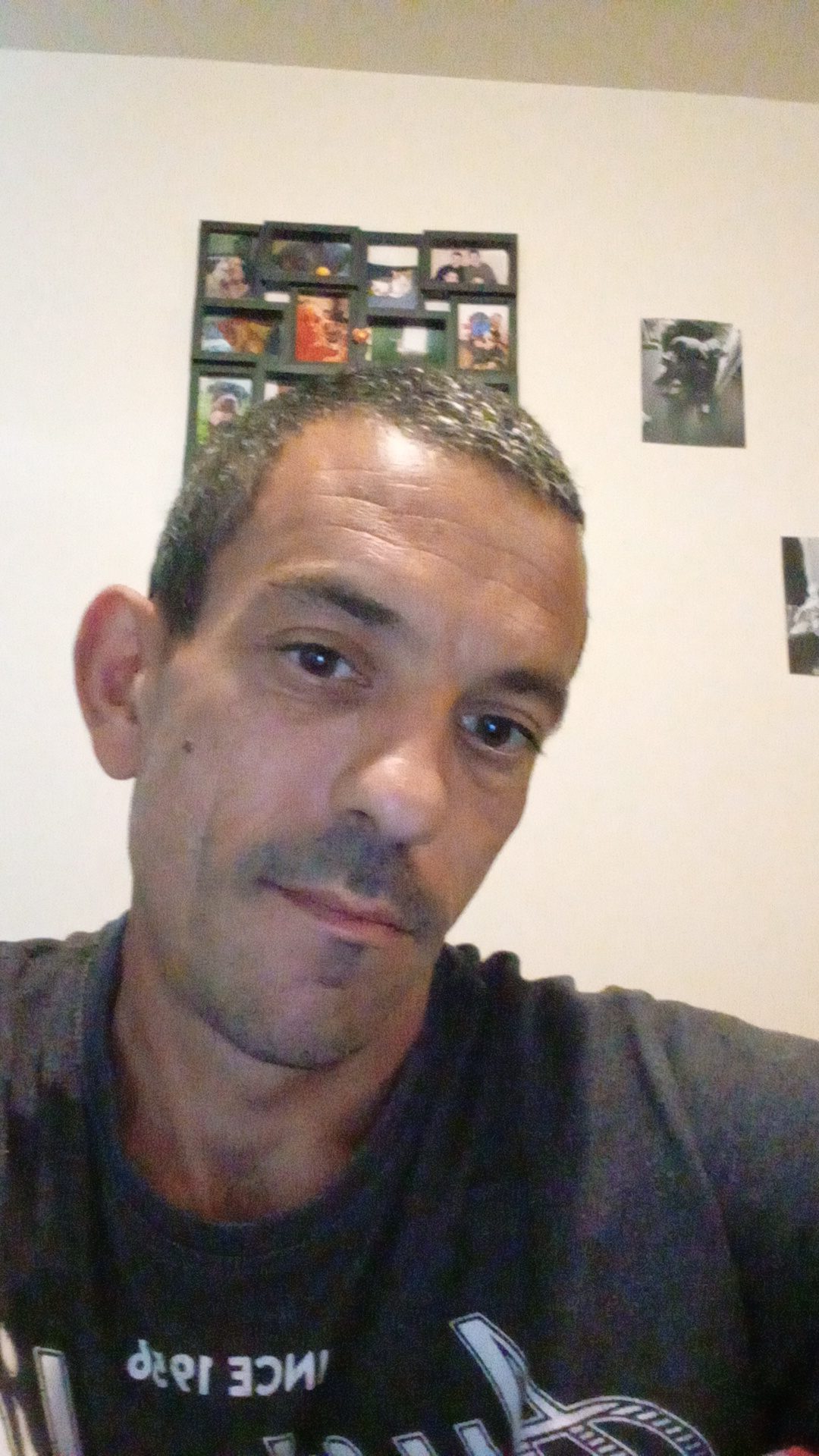 Profil de Antoine, 40 ans, Sexe France à Roches