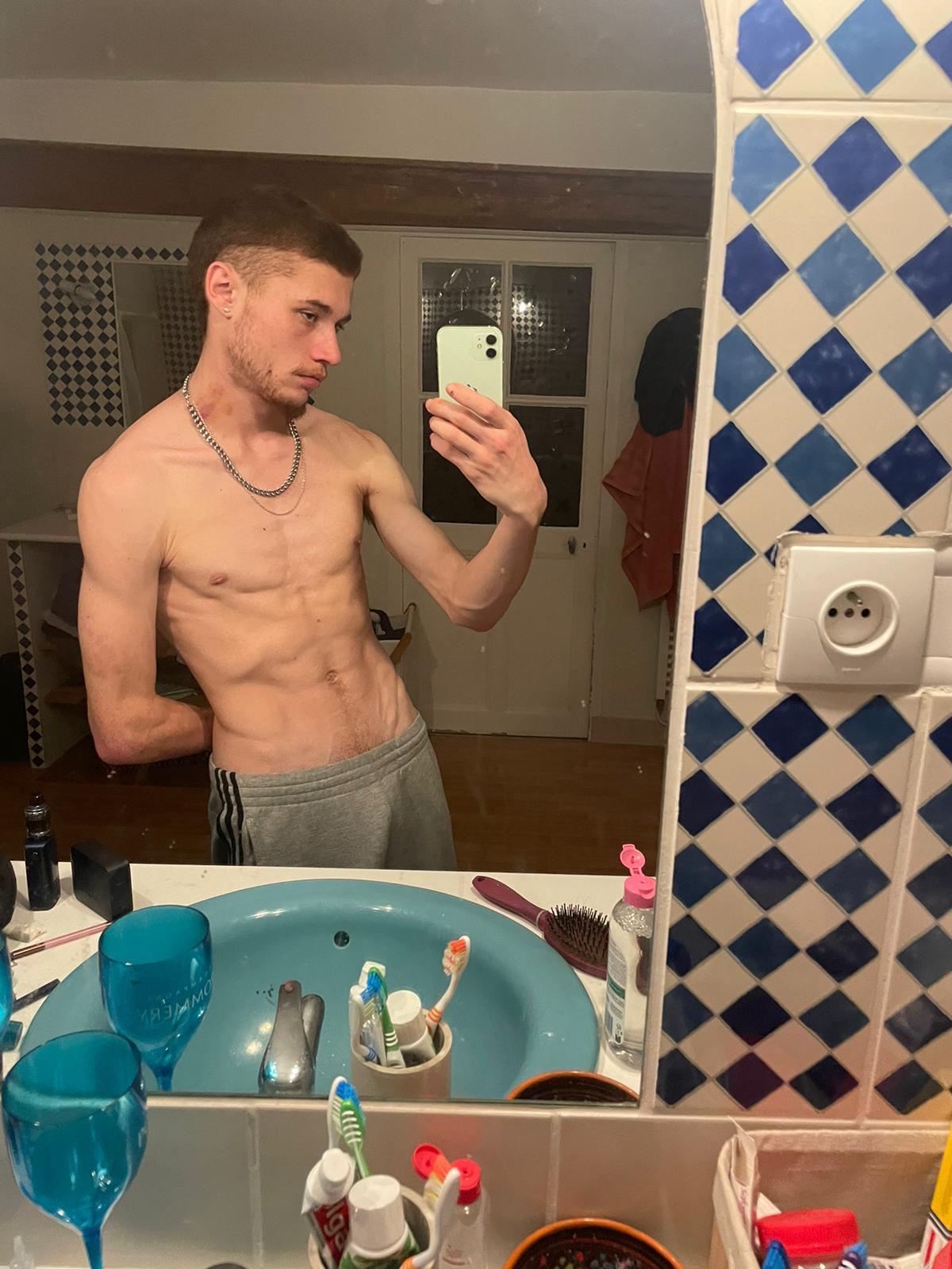 Profil de Anojan, 24 ans, Sexe France à Épieds