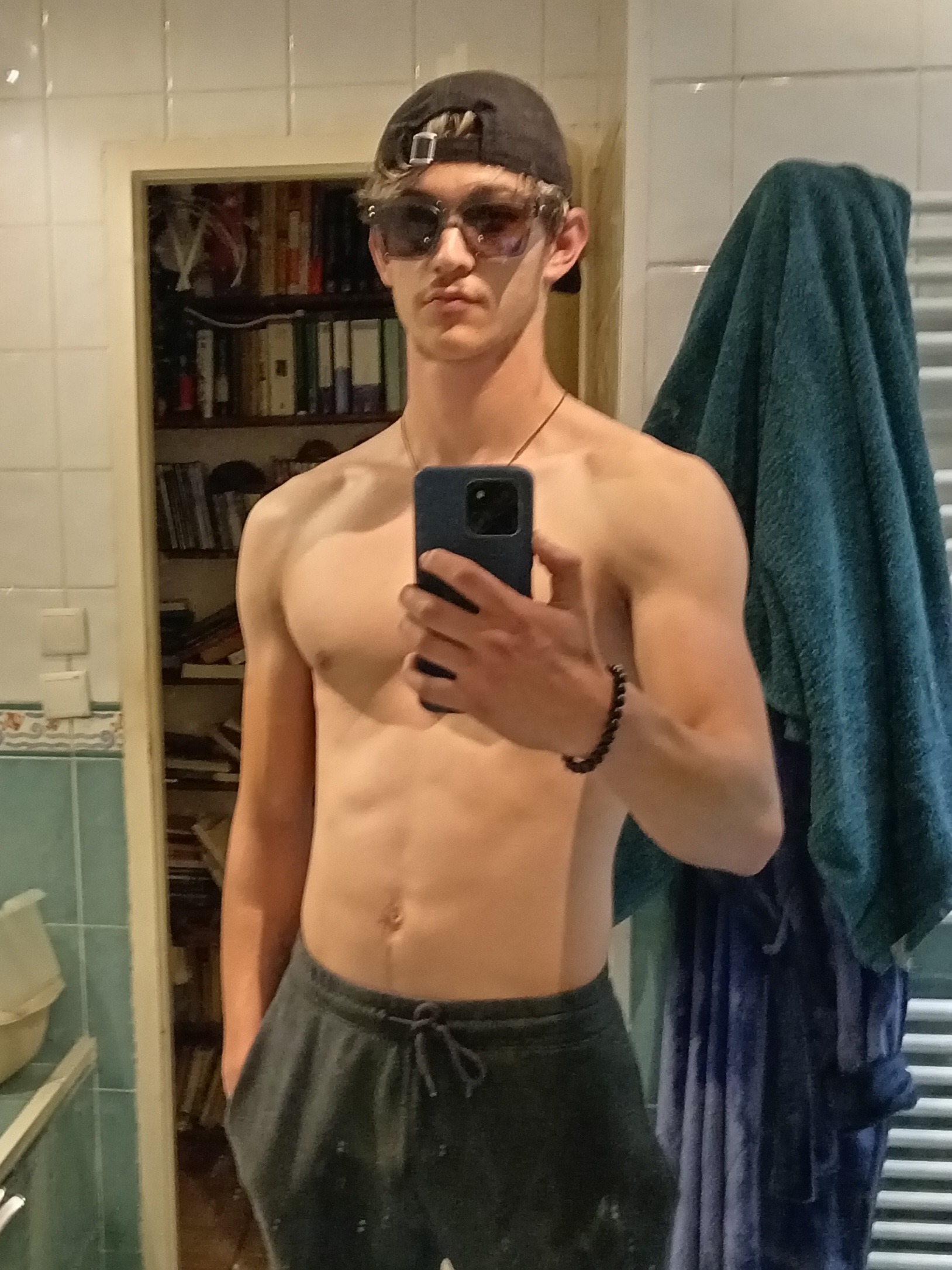 Profil de Ayham, 20 ans, Sexe France à Génat
