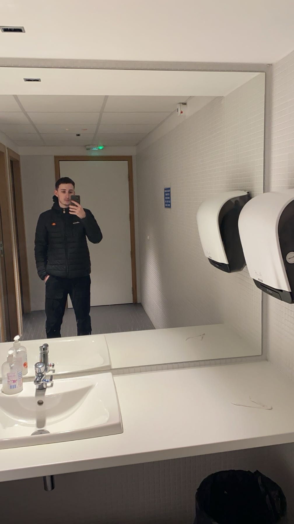 Profil de Mostafa, 19 ans, Sexe France à Pauligne