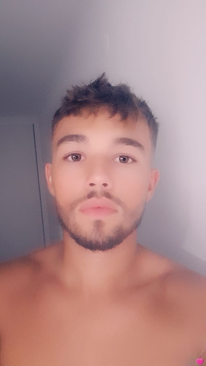 Profil de Michel-ange, 21 ans, Sexe France à Raix